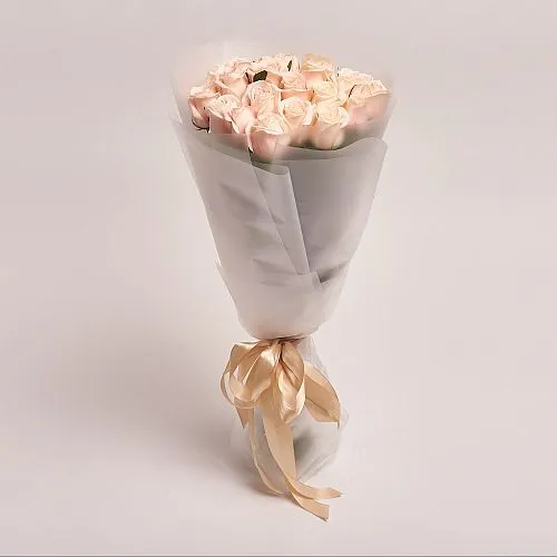 Фото Букет из 19 кремовых роз