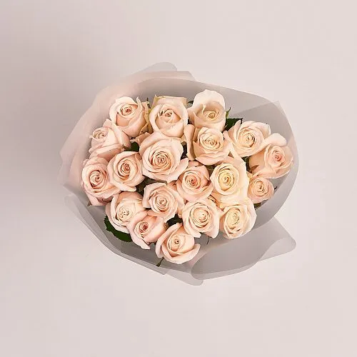Фото Букет из 19 кремовых роз