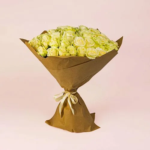 Фото 17 бело-зеленых роз (60 см)