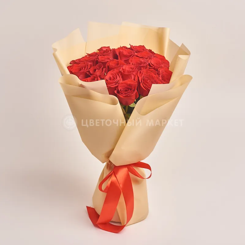 Фото 25 ярко-красных роз (60 см)